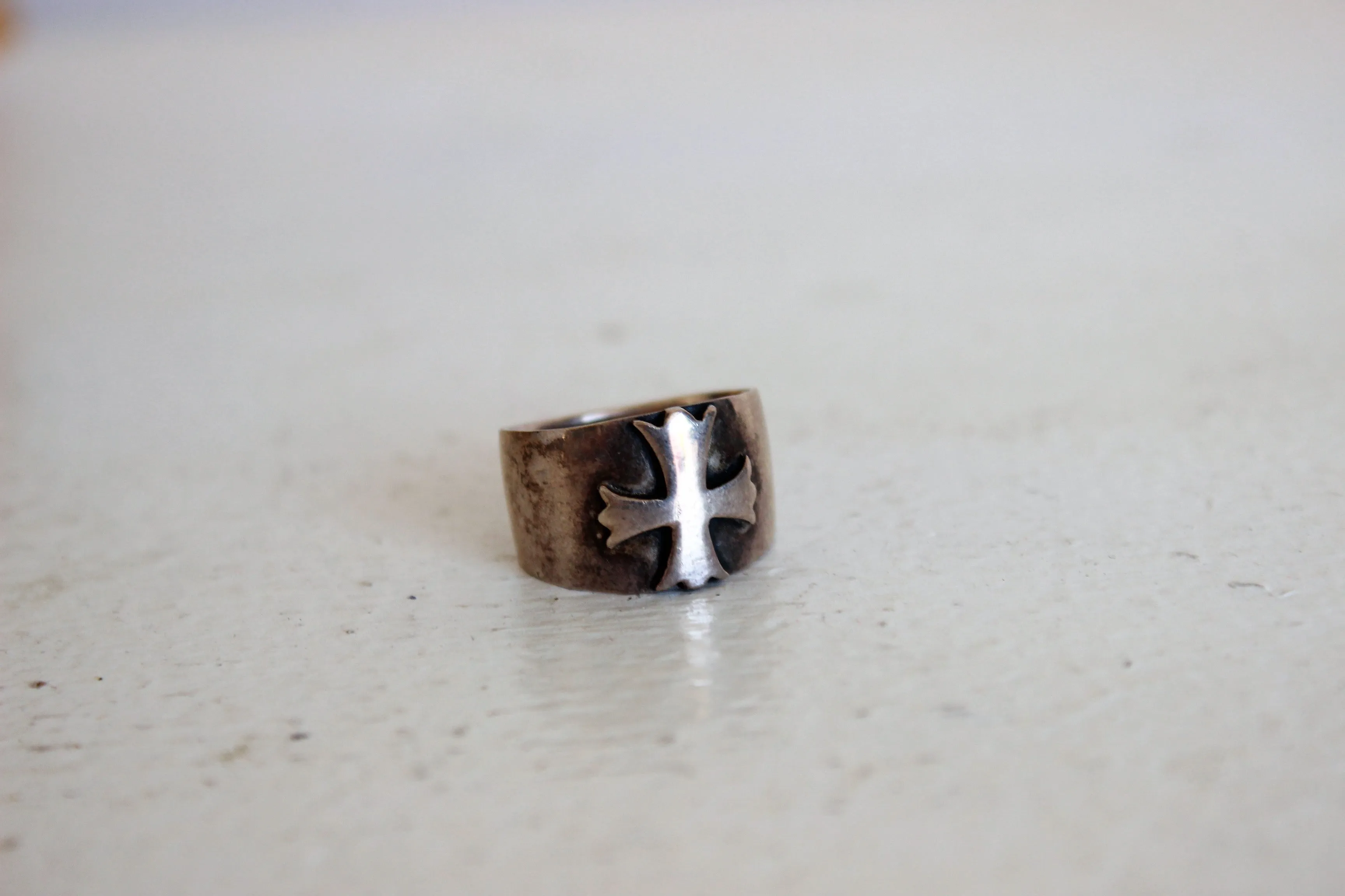 Vintage 1990s Sterlng Silver Medieval Heraldic Ring