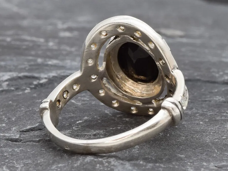 Vintage Onyx Ring - Black Oval Ring - Onyx Cocktail Ring